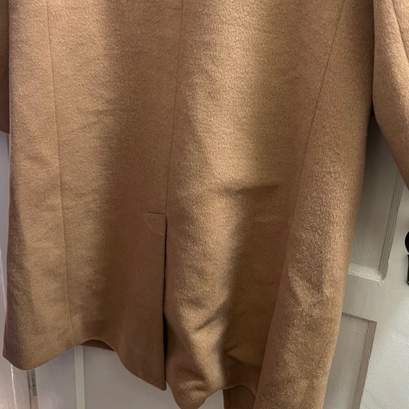 Banana Republic Wool Coat size medium, Fall 2023, women's sizing - Picture 7 of 16